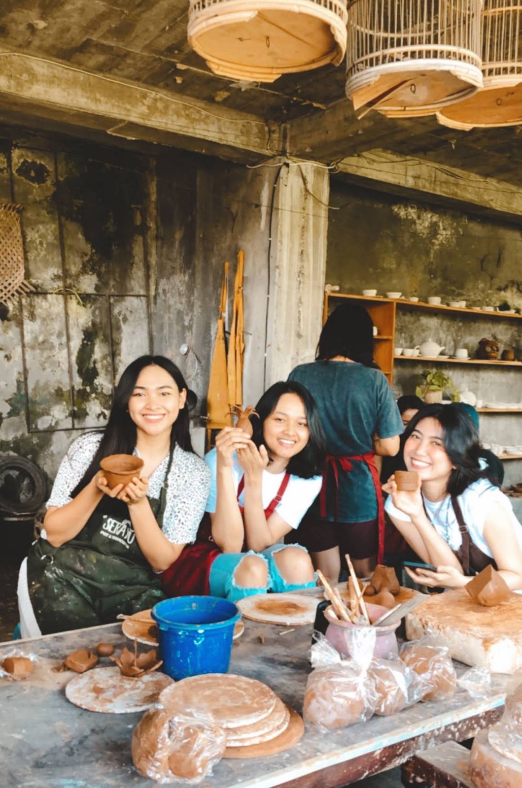 Handbuilding Pottery Class – Stoneware Pottery Experience in Ubud